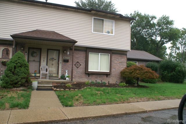 38220 Carolon, Westland, MI 48185