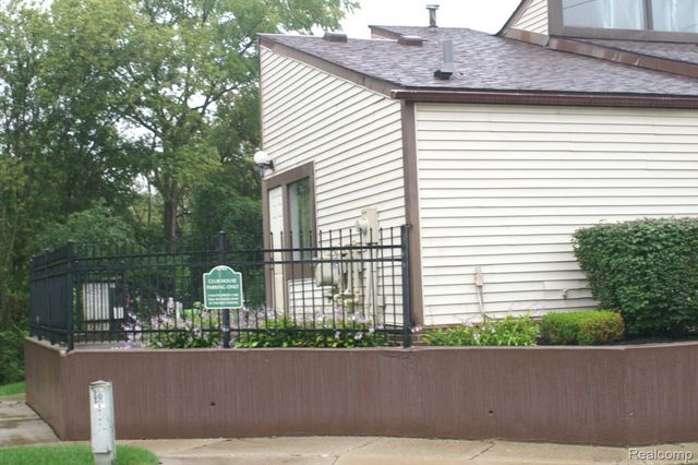 38220 Carolon, Westland, MI 48185