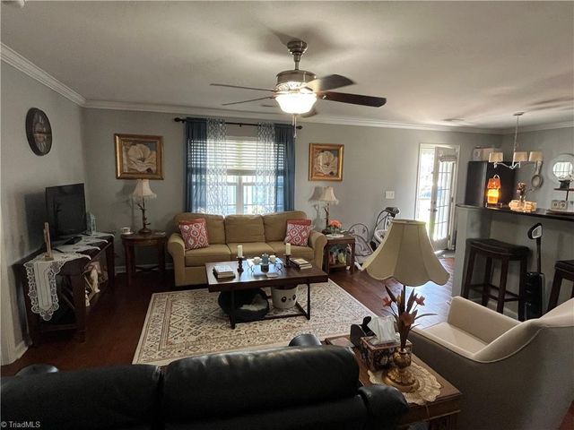 818 Leach Avenue, Thomasville, NC 27360