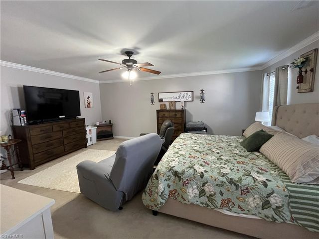 818 Leach Avenue, Thomasville, NC 27360