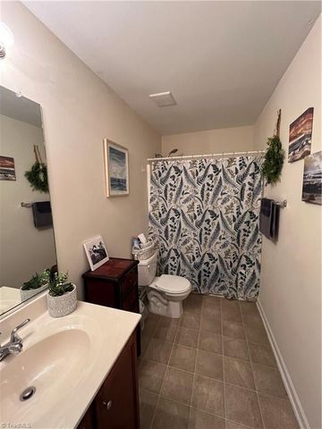 818 Leach Avenue, Thomasville, NC 27360