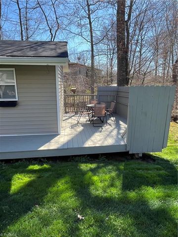 818 Leach Avenue, Thomasville, NC 27360