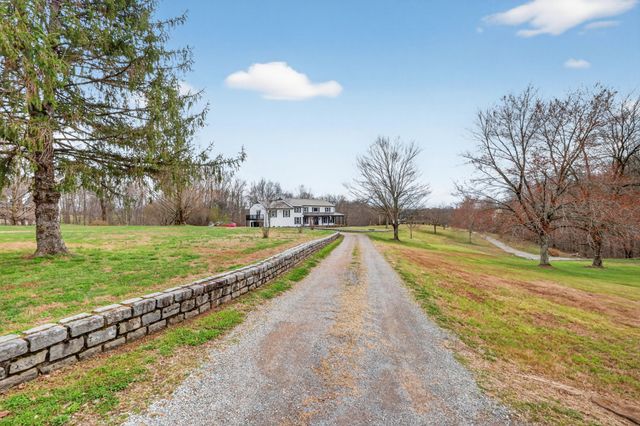 7255 Hall Rd, Greenbrier, TN 37073