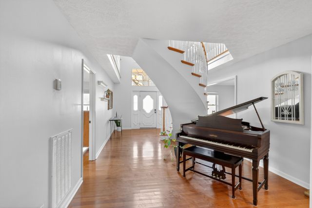 7255 Hall Rd, Greenbrier, TN 37073