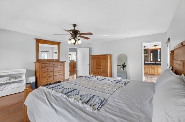 7255 Hall Rd, Greenbrier, TN 37073