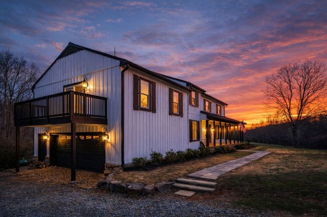 7255 Hall Rd, Greenbrier, TN 37073