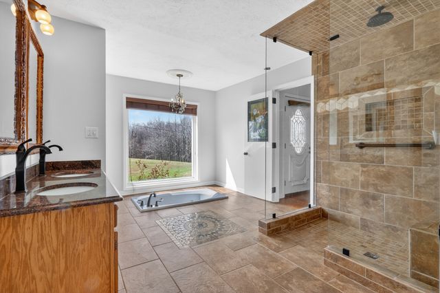 7255 Hall Rd, Greenbrier, TN 37073