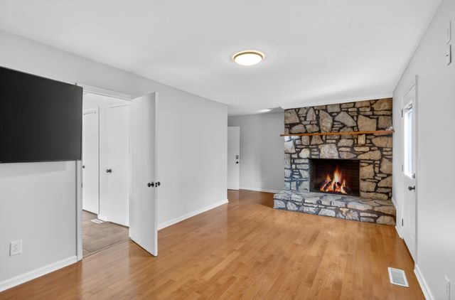 7255 Hall Rd, Greenbrier, TN 37073