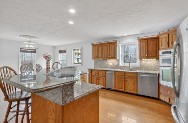 7255 Hall Rd, Greenbrier, TN 37073