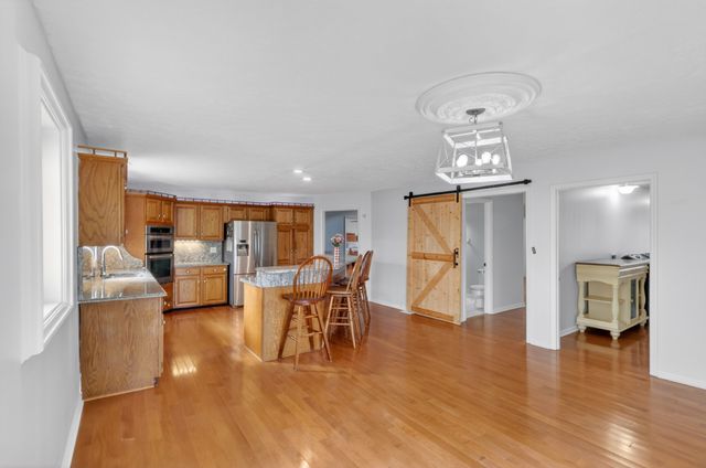 7255 Hall Rd, Greenbrier, TN 37073