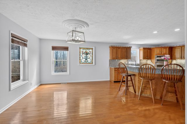 7255 Hall Rd, Greenbrier, TN 37073