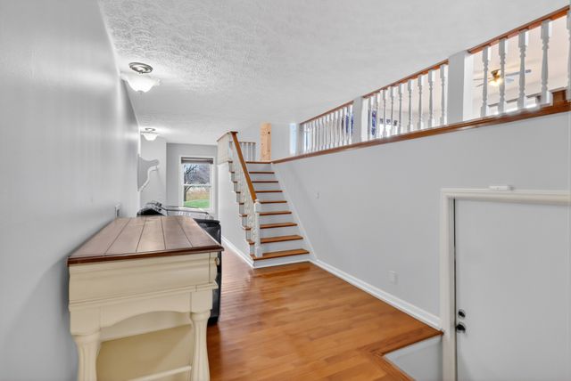 7255 Hall Rd, Greenbrier, TN 37073