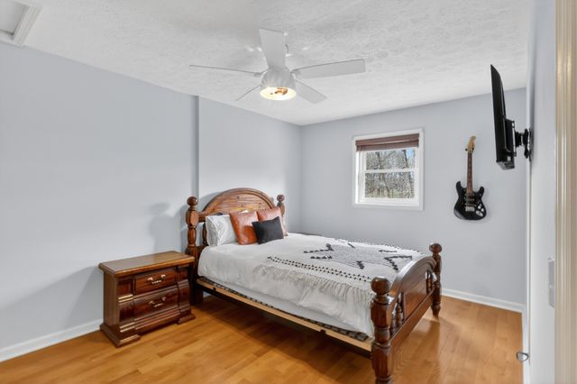 7255 Hall Rd, Greenbrier, TN 37073