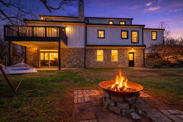 7255 Hall Rd, Greenbrier, TN 37073