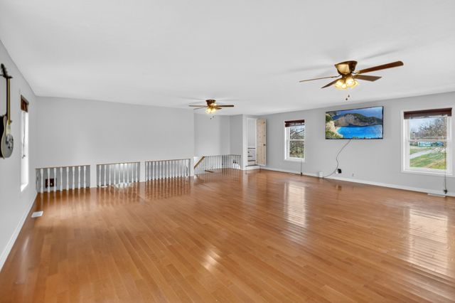 7255 Hall Rd, Greenbrier, TN 37073