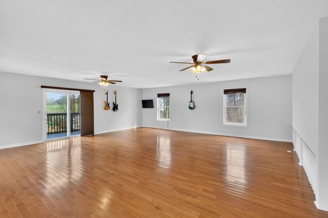 7255 Hall Rd, Greenbrier, TN 37073