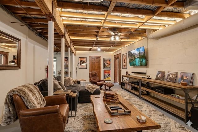 7255 Hall Rd, Greenbrier, TN 37073