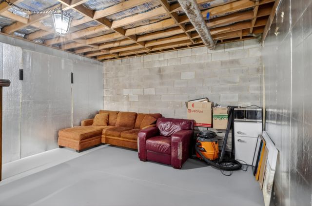 7255 Hall Rd, Greenbrier, TN 37073