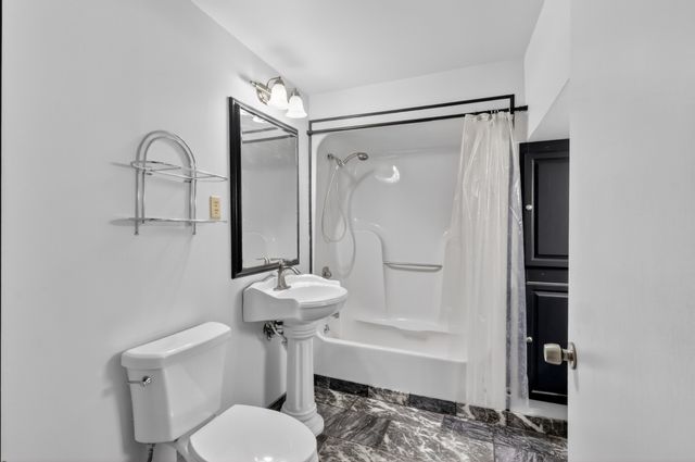 7255 Hall Rd, Greenbrier, TN 37073