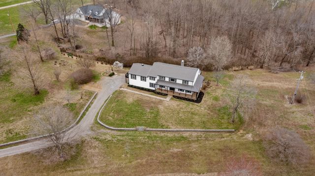 7255 Hall Rd, Greenbrier, TN 37073