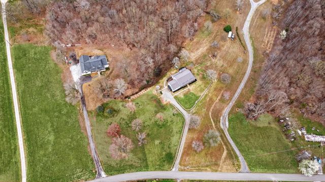 7255 Hall Rd, Greenbrier, TN 37073