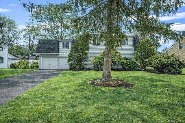 22 Meyer Lane, Medford, NY 11763