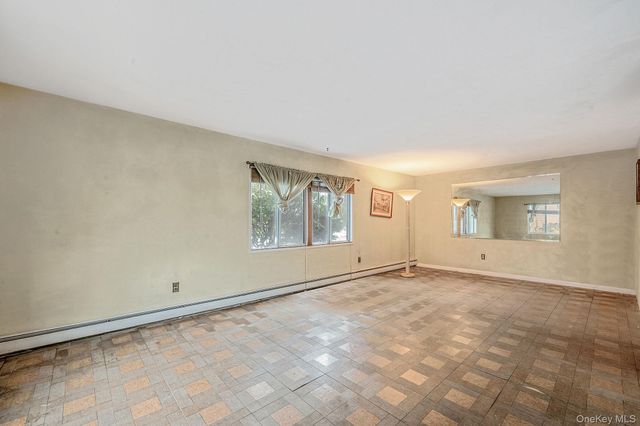 22 Meyer Lane, Medford, NY 11763