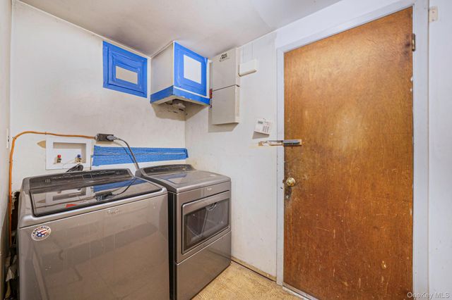 22 Meyer Lane, Medford, NY 11763