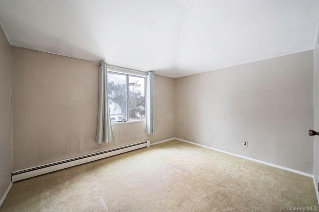 22 Meyer Lane, Medford, NY 11763