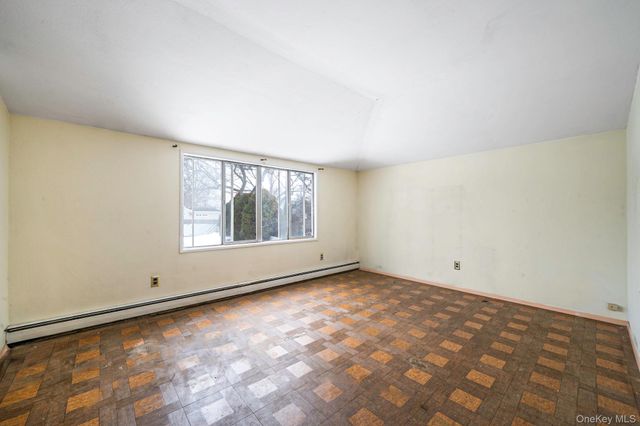 22 Meyer Lane, Medford, NY 11763