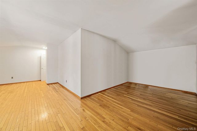 22 Meyer Lane, Medford, NY 11763