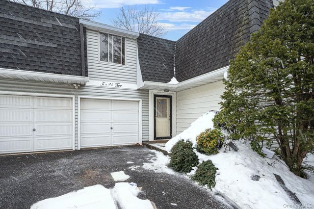 22 Meyer Lane, Medford, NY 11763