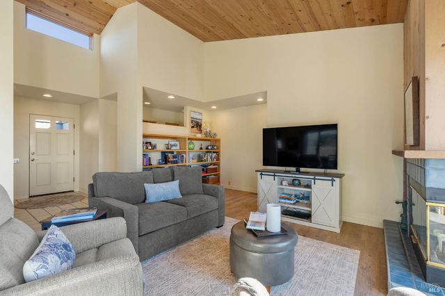 41569 Hatchway, The Sea Ranch, CA 95497