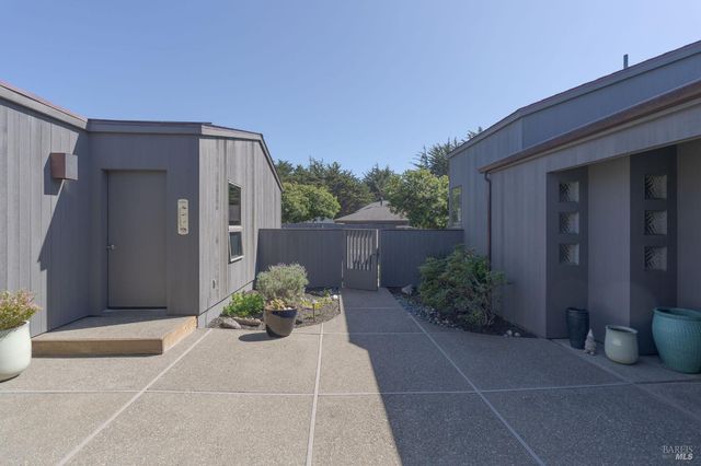 41569 Hatchway, The Sea Ranch, CA 95497