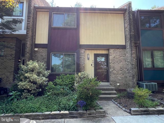 6870 DEER RUN DR, Alexandria, VA 22306