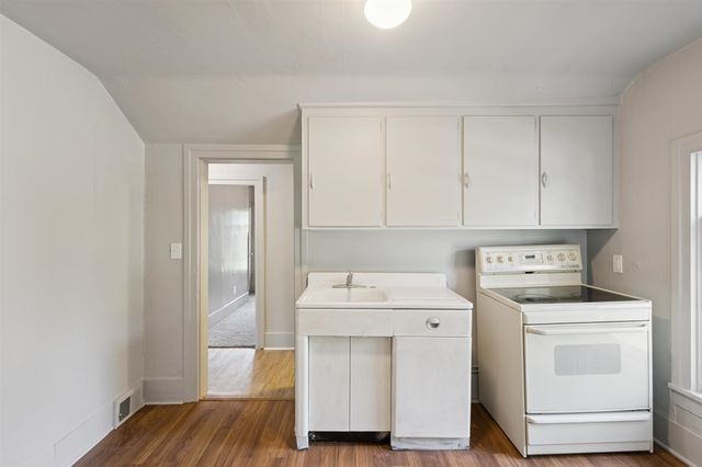 200 E Grove Street, Greenville, MI 48838