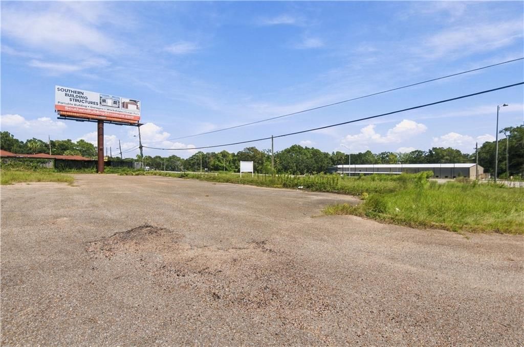 4400 Government Boulevard, Mobile, AL 36693 — exterior