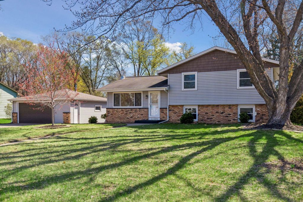 11324 Quebec Avenue N, Champlin, MN 55316