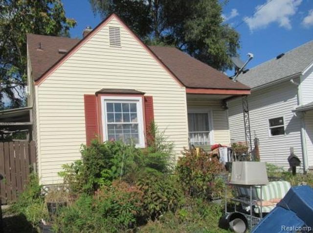1205 E Muir Avenue, Hazel Park, MI 48030