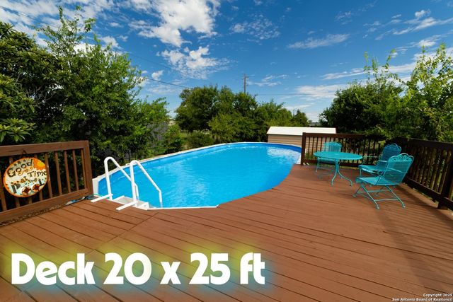 121 PITTS LN, Marion, TX 78124