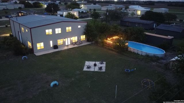 121 PITTS LN, Marion, TX 78124