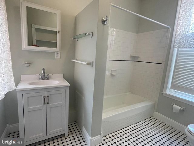 1010 N 5TH ST, Philadelphia, PA 19123