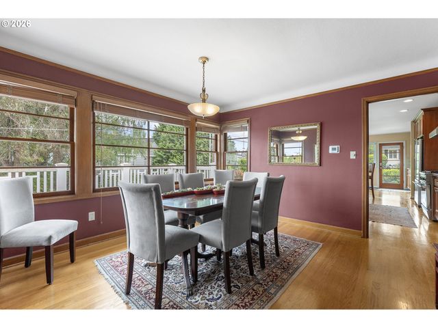 5321 Sw MENEFEE Dr, Portland, OR 97239