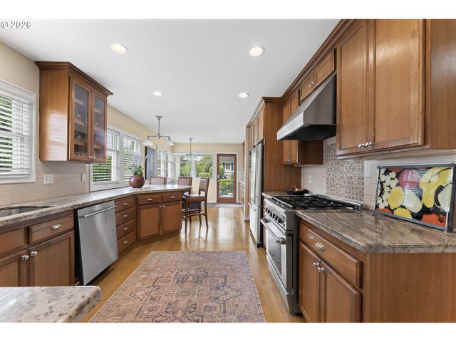 5321 Sw MENEFEE Dr, Portland, OR 97239