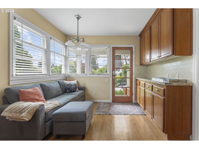 5321 Sw MENEFEE Dr, Portland, OR 97239