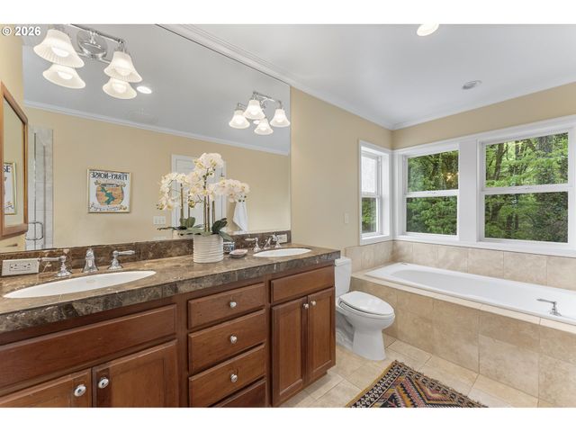 5321 Sw MENEFEE Dr, Portland, OR 97239