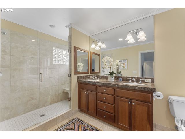 5321 Sw MENEFEE Dr, Portland, OR 97239