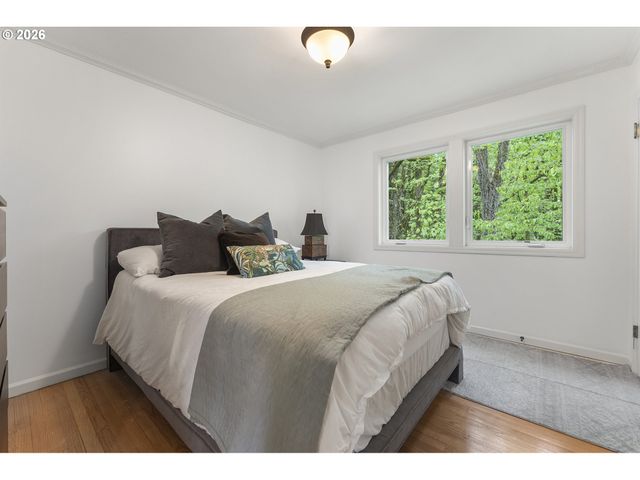 5321 Sw MENEFEE Dr, Portland, OR 97239