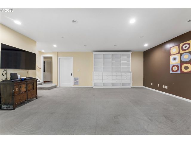 5321 Sw MENEFEE Dr, Portland, OR 97239