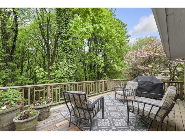 5321 Sw MENEFEE Dr, Portland, OR 97239
